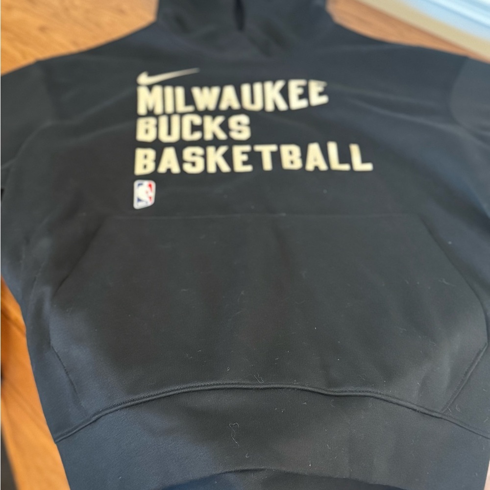 NIKE BRAND, Milwaukee Bucks Basketball Hoodie/Sweatshirt - Sz (M) Black Clothing - Picture 4 of 8